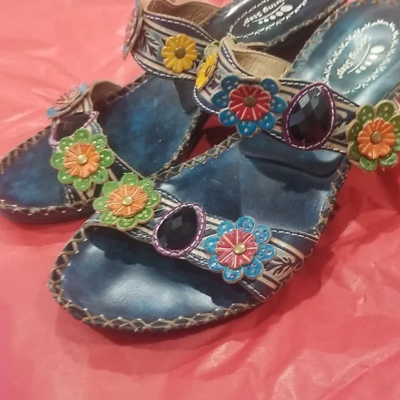 Spring Step Sandals - Picture 7 of 10